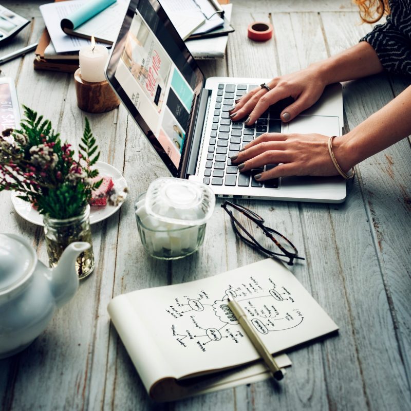 side-view-woman-using-computer-laptop_53876-41453